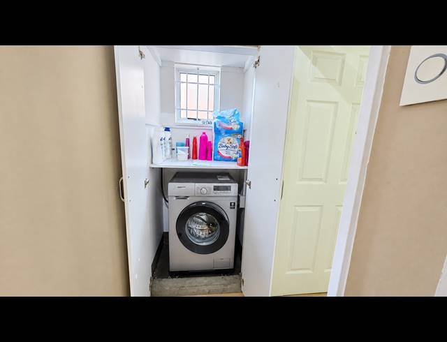 2.5 BEDROOM APARTMENT FOR SALE IN GLENWOOD